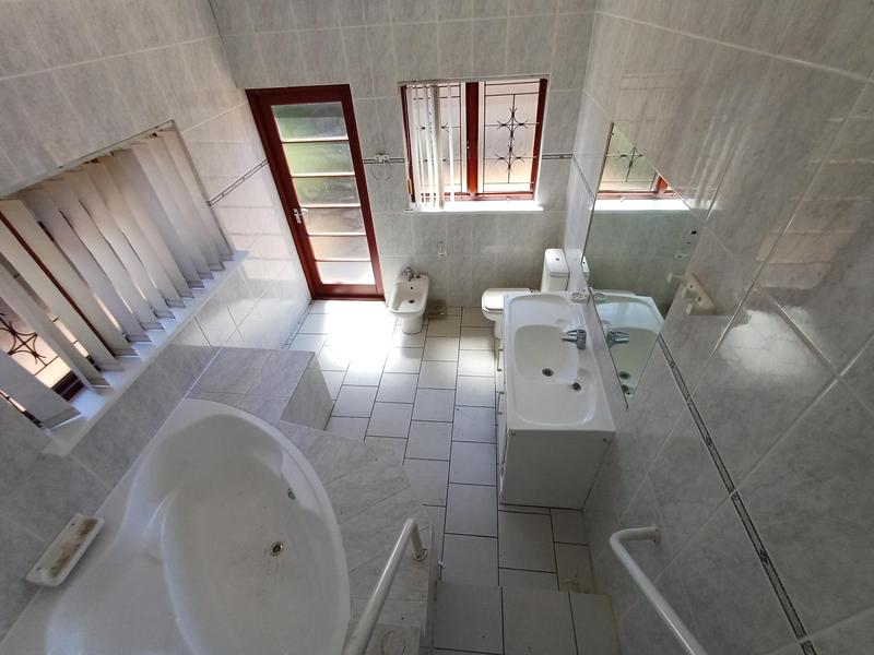 To Let 3 Bedroom Property for Rent in Protea Valley Western Cape